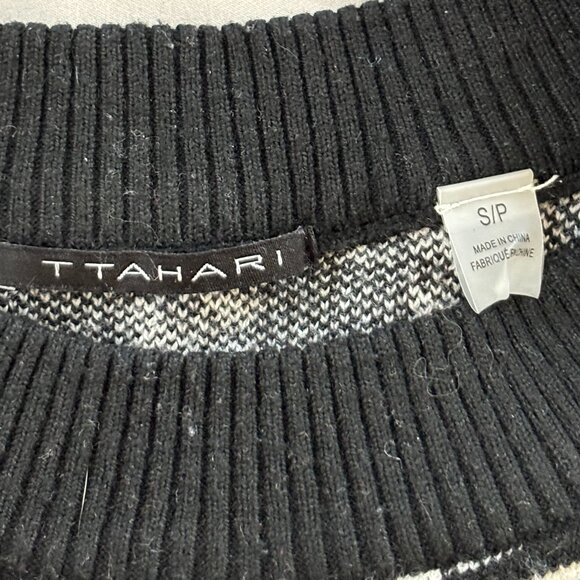 T. Tahari Houndstooth sweater - Picture 3 of 3